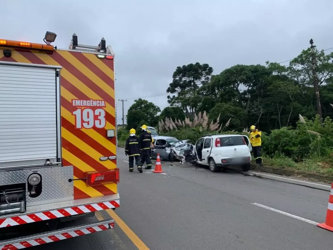 Acidente deixa 4 pessoas feridas em Campo Alegre